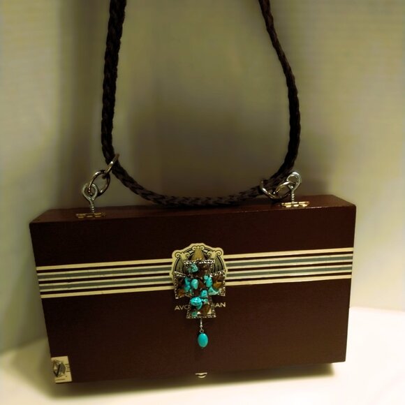 Suenos de Saundra Upcycled Collection, HERITAGE, Shoulder Strap, Cigar Box Purse - Picture 3 of 13
